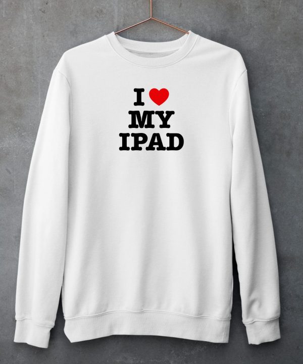 Suki Waterhouse Wearing I Love My Ipad Shirt5