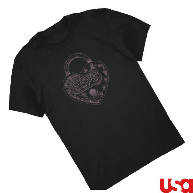 kenny Tops Merch Table Luke Bryan Merch Shop Heart Lock Shirts kenny Tops Merch Table Luke Bryan Merch Shop Heart Lock Shirts