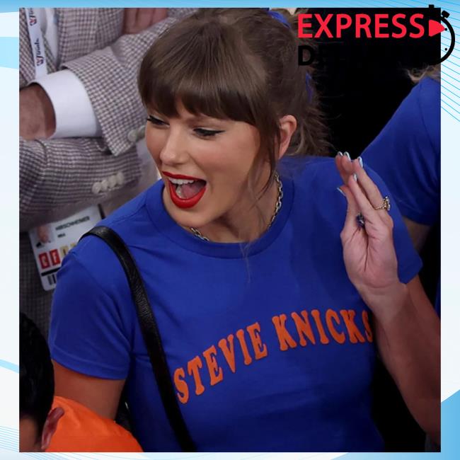 Taylor Swift Wearing Stevie Knicks Tee